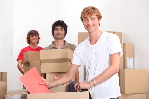 Commercial packing and unpacking support for New Addington businesses